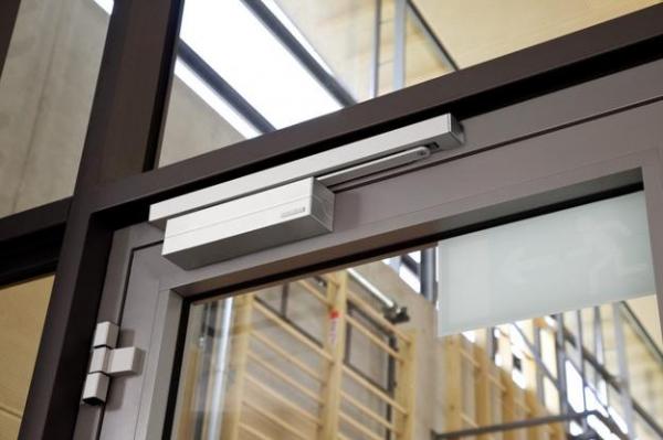 Доводчик двери установка,      регулировка,      монтаж  цена — фото 3